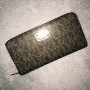 Michale Kors large wallet